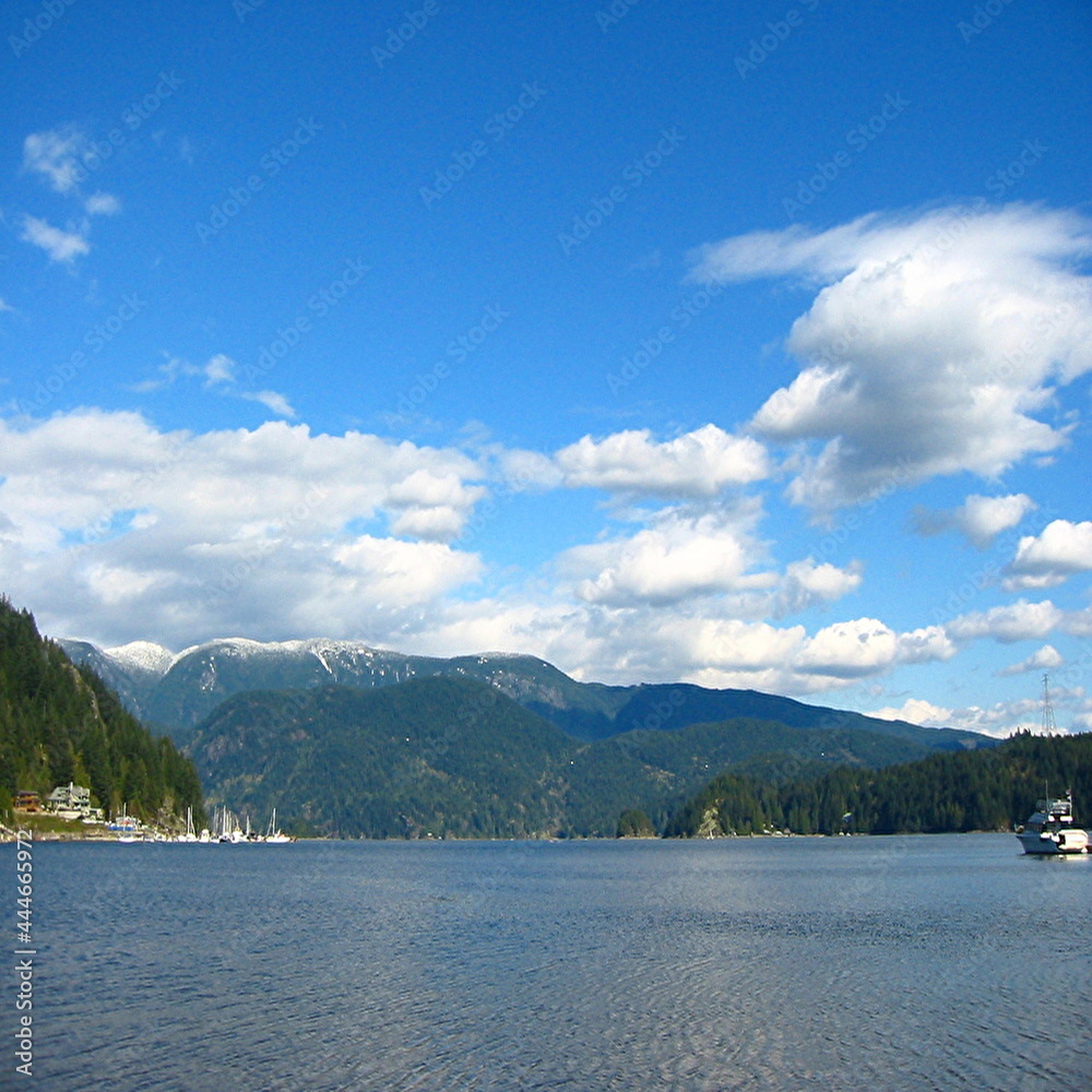 カナダのバンクーバーにあるバンツゼン湖の美しい風景