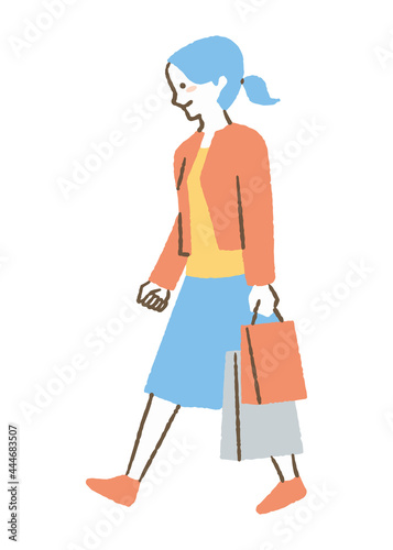 買い物帰りの女性