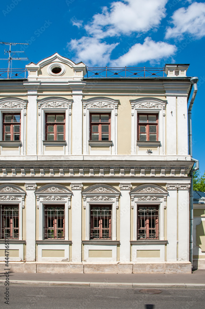 From the vast city estate of the 17th-19th centuries in Vishnyakovsky Lane, only a large two-story house, built in the eclectic style of the second half of the 19th century, has survived     