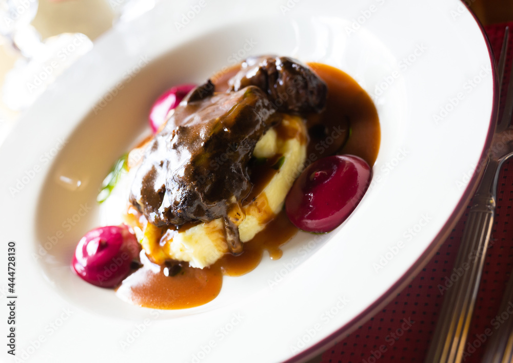beef cheek with mashed potatoes and currant oil beef cheek with mashed potatoes and currant oil