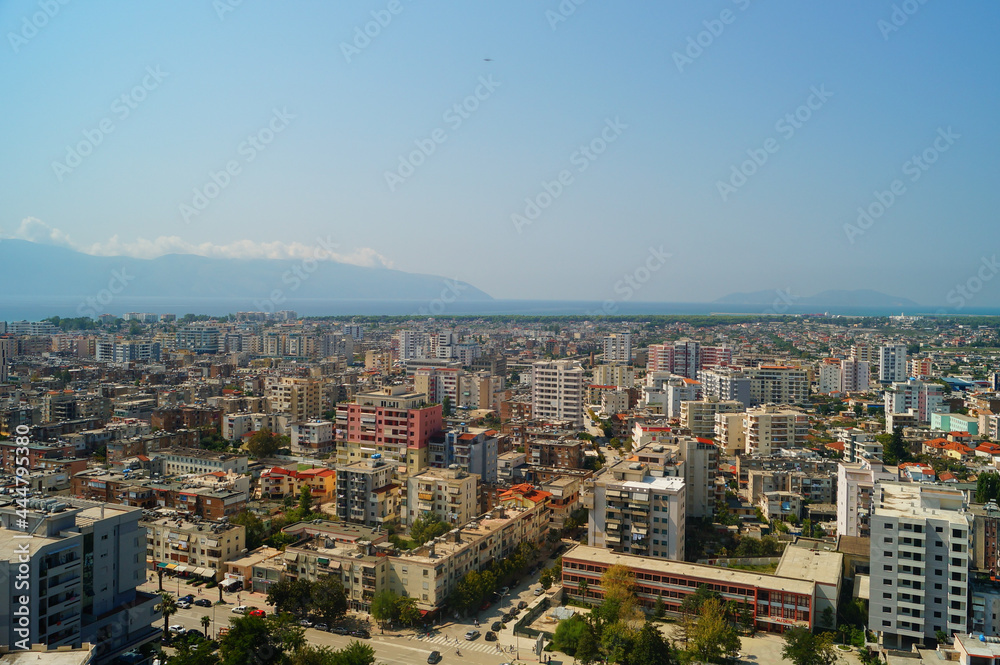 Fototapeta premium Widok na Vlore ze wzgórza Kuzum Baba Albania