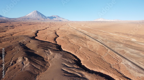 Vuelo de dron en el Desierto de Atacama. Chile