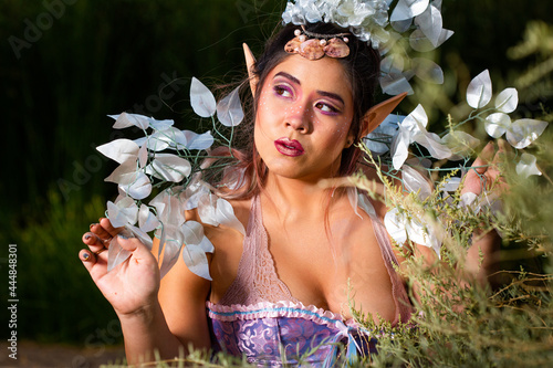 fae with leaves