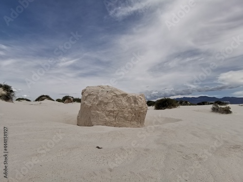 Una roca llena de yeso