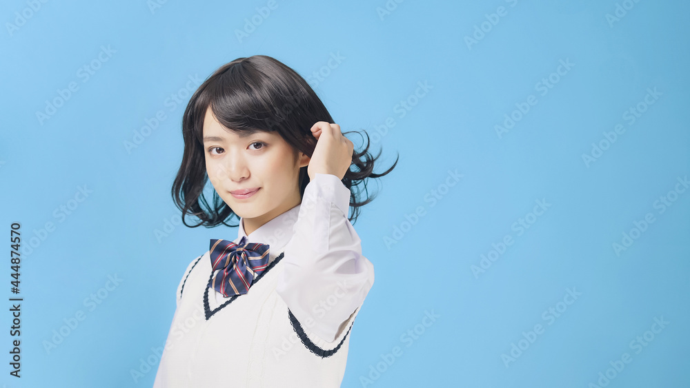 髪をなびかせる女子学生 高校生 受験生 Stock Photo Adobe Stock