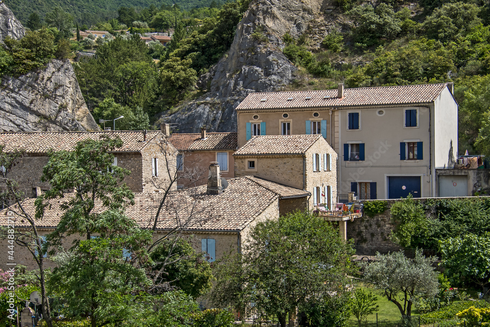 Maisons provençales dans le Vaucluse