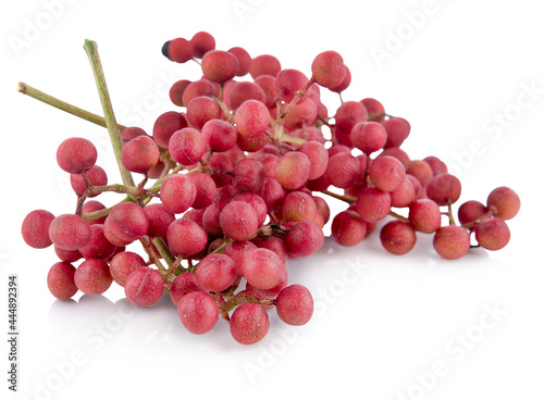 Obraz na płótnie Sichuan pepper isolated on a white background w salonie