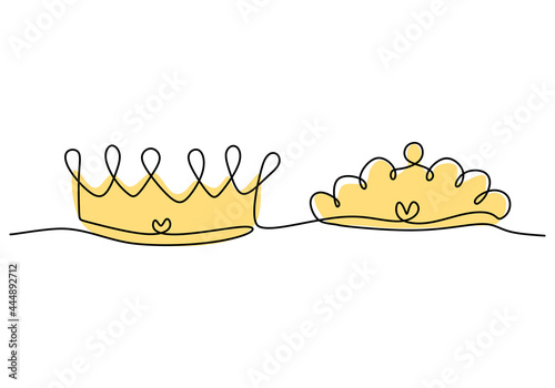 A crown of king and queen i...