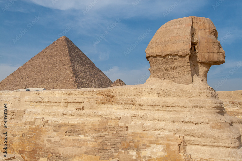 sphynx and Giza pyramids El Cairo Egypt