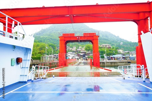Tomari port in Gogoshima island, Ehime, Japan - 愛媛県 興居島 泊港 © Eric Akashi