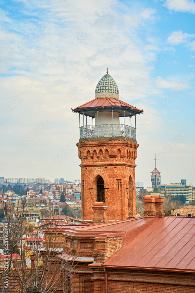 Obraz premium Observation tower on the roof of a residential building in Tbilisi. Panorama of the city