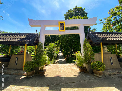 Shinto japanese park in Kanchanaburi, Thailand © pierrick
