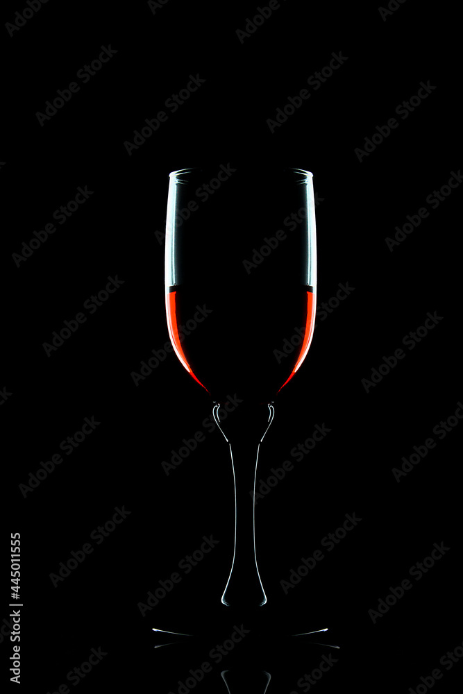 silueta de copa de vino elegante. silueta de copa de vino elegante.