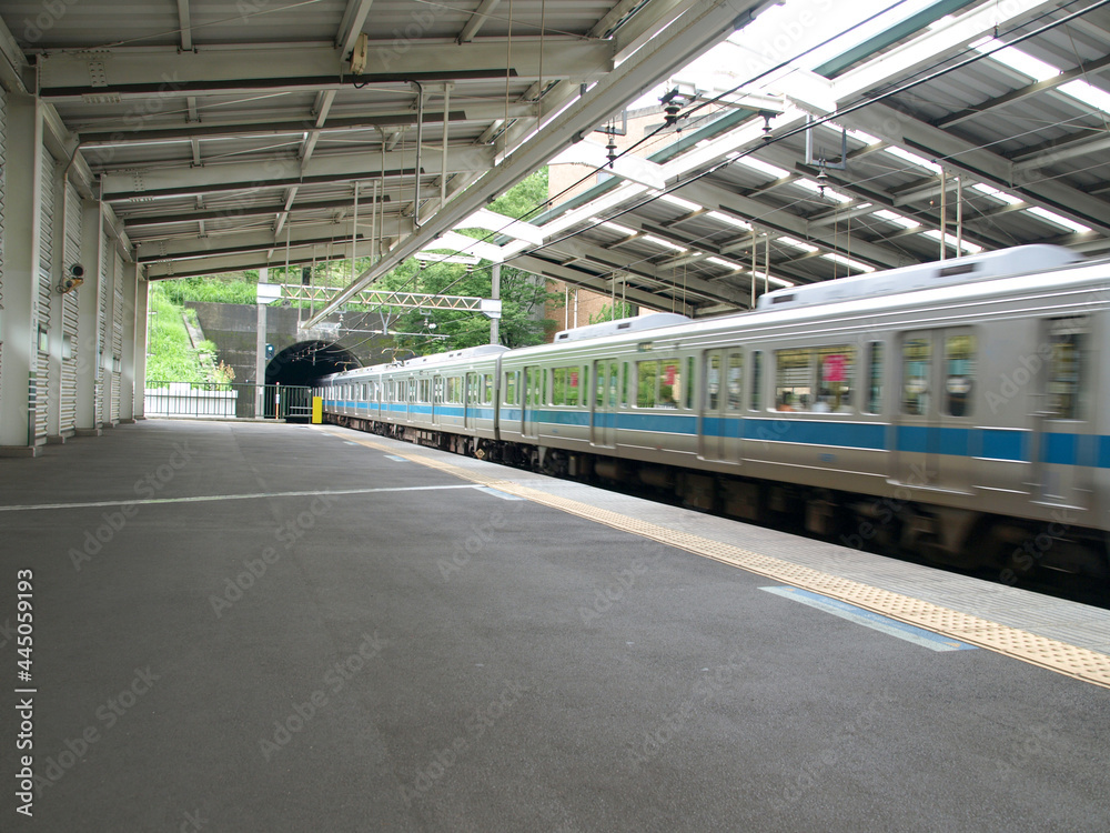 train and platform