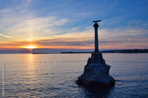 Foto Monument to the Scuttled Ships at sunset