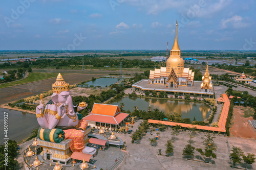 Wat Phrong Akat in Chachoengsao in Thailand