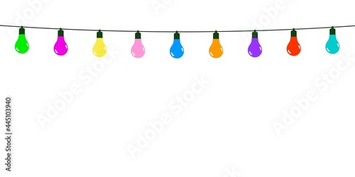 Guirlande d'ampoules colorées sur fond blanc	