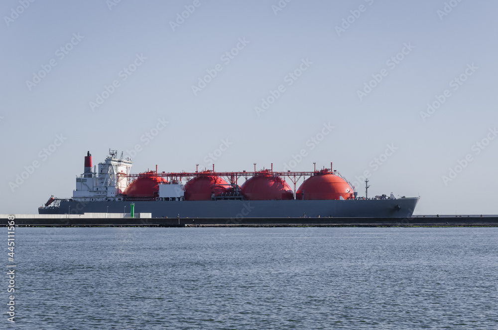 LNG TANKER - The ship sails to the gas terminal in Swinoujscie