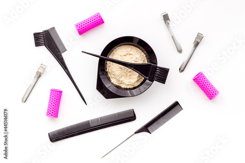 Hairdresser equipment for hair dye with brush and mixing bowl