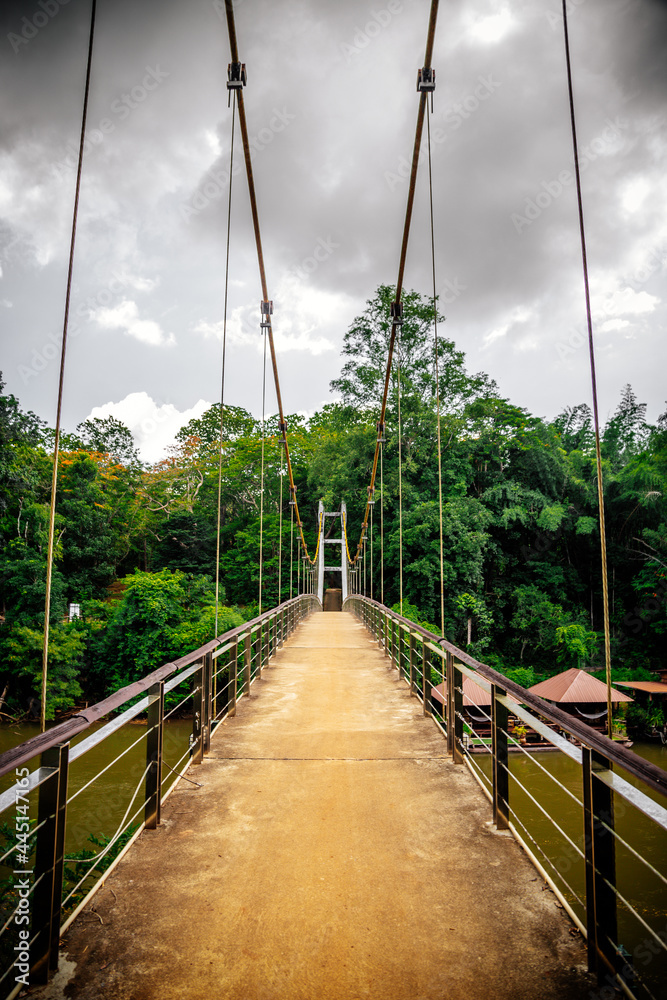 Obraz premium Sai Yok Yai in Sai Yok national park, in Kanchanaburi, Thailand