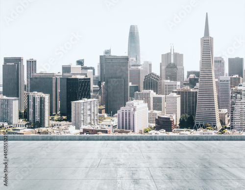 Empty concrete dirty rooftop on the background of a beautiful San Francisco city skyline at daytime, mock up © Pixels Hunter
