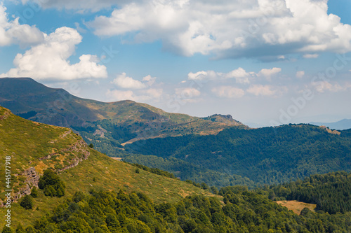 Balkan Mountains in Serbia © Wirestock 
