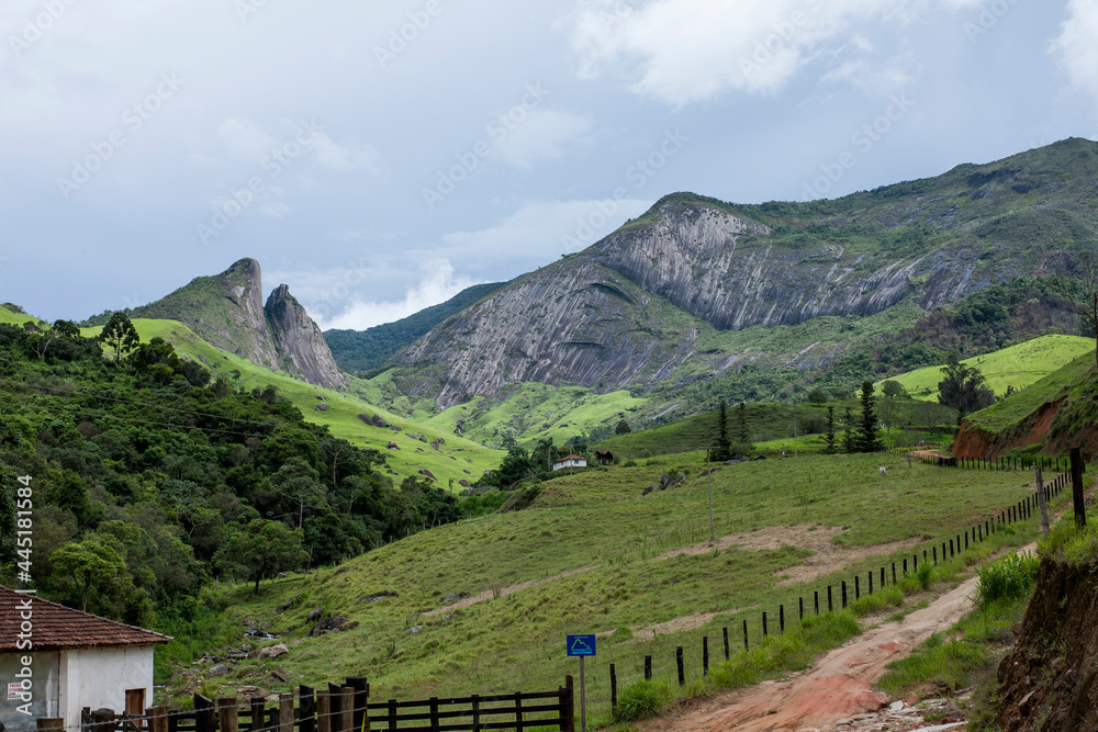 Paisagem - estrada de terra 