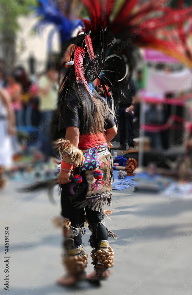 Fototapeta premium Mayan dance in the center of Mexico City