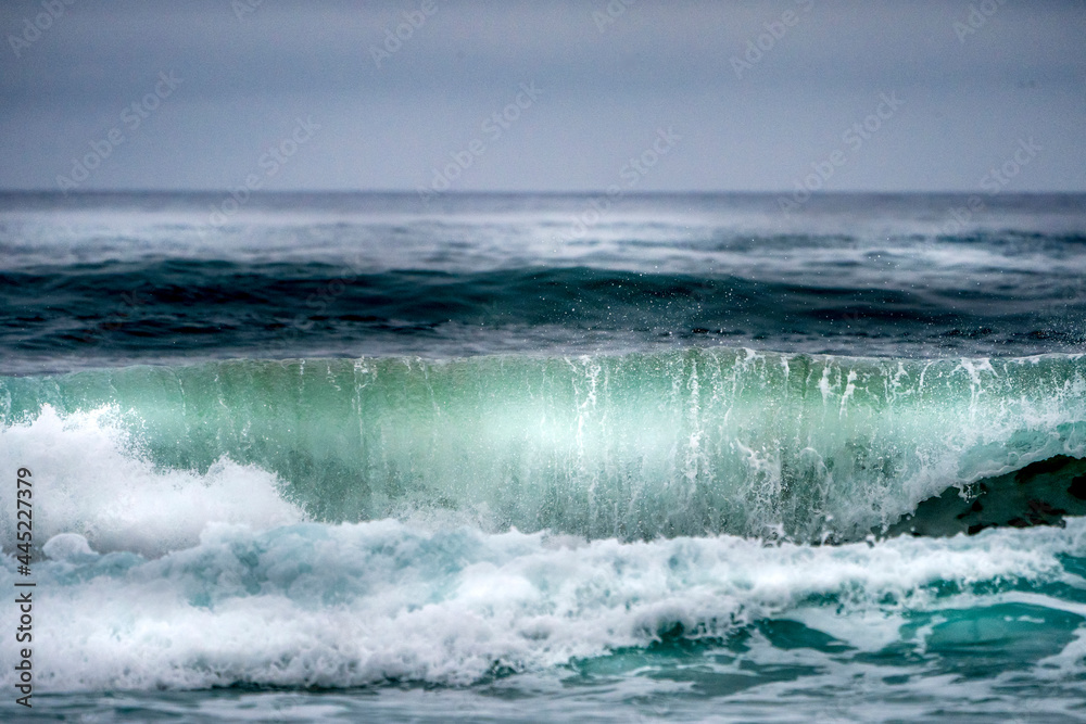 Fototapeta premium Green Wave on Beach, Ocean