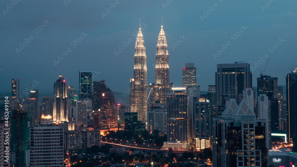 Fototapeta premium Timelapse of night changing evening in Kuala Lumpur, Malaysia
