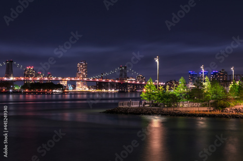 Williamsburg view at night with long exposure © Andriy Stefanyshyn