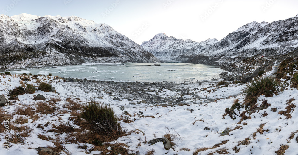 Fototapeta premium tasman glacier mount cook new Zealand 