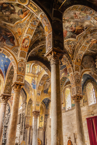 Palermo, capitol of Sicily. The beautiful churches © John Hofboer