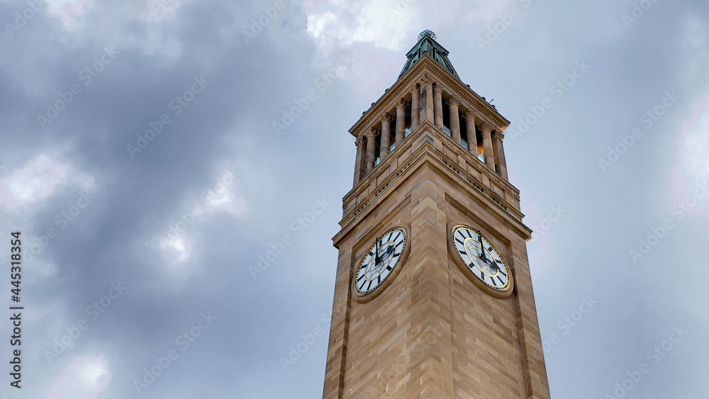 The clock tower in the Brisbane CBD looks amazing by itself and its building has been taken care of extremely well. It found in King George Square