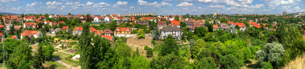 Eine Wohnsiedlung am Stadtrand von Veszprem, einer ungarischen Stadt in der Nähe des Plattensees
