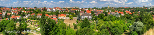 Eine Wohnsiedlung am Stadtrand von Veszprem, einer ungarischen Stadt in der Nähe des Plattensees