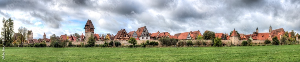 Fototapeta premium Panoramaansicht von Dinkelsbühl in Franken
