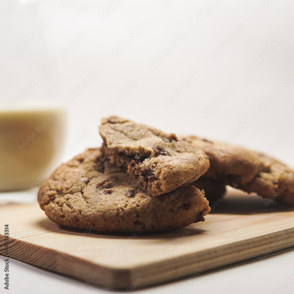 Fototapeta premium milk with cookies