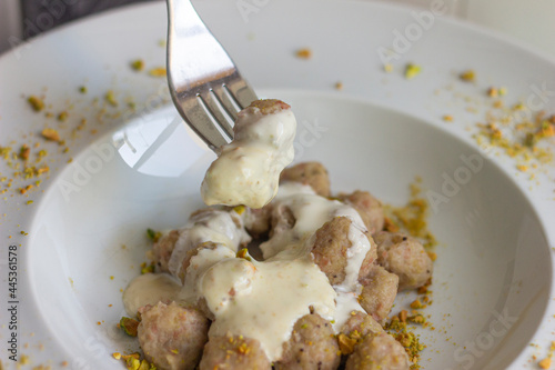 Fancy meatballs with cream and pistachio