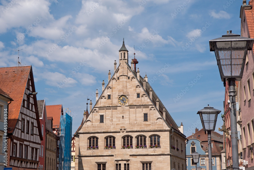 stadtplatz mit historischen Gebäuden in Weissenburg, Mittelfranken