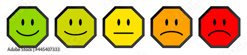 Fünf Achtecke Feedback Gesichter Schwarzer Rahmen Grün Zu Rot