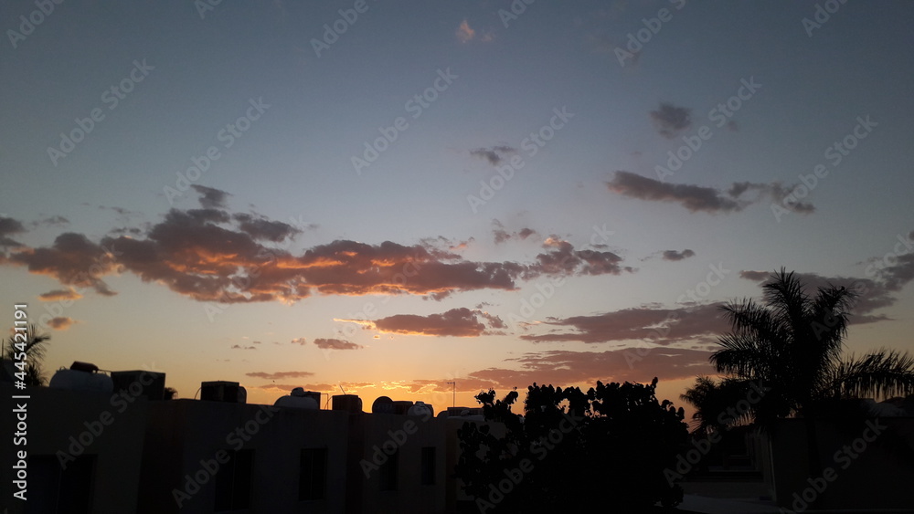Obraz premium Atardecer con nubes