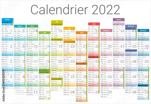 Calendrier 2022 12 mois avec vacances scolaires officielles au format 650x450mm entièrement modifiable via calques et texte arial	
