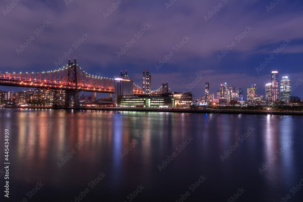 Queensboro Bridge and Roosevelt island	at night 