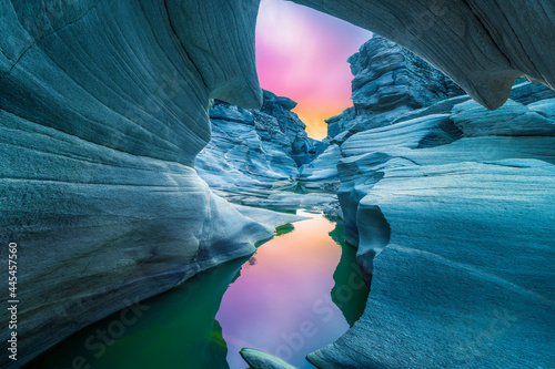 Billede på lærred Tasyaran canyon, which attracts attention with its rock shapes similar to Antelope canyon in Arizona, offers a magnificent view to its visitors