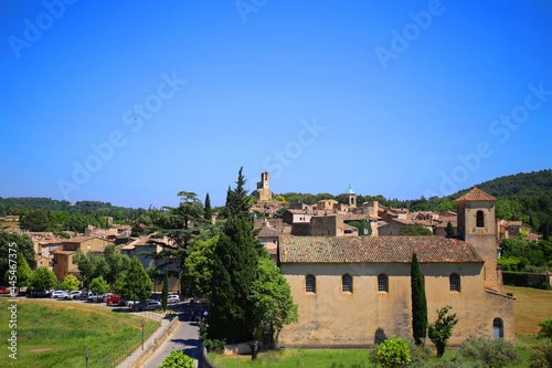 view of the old town of Lourmarin photo