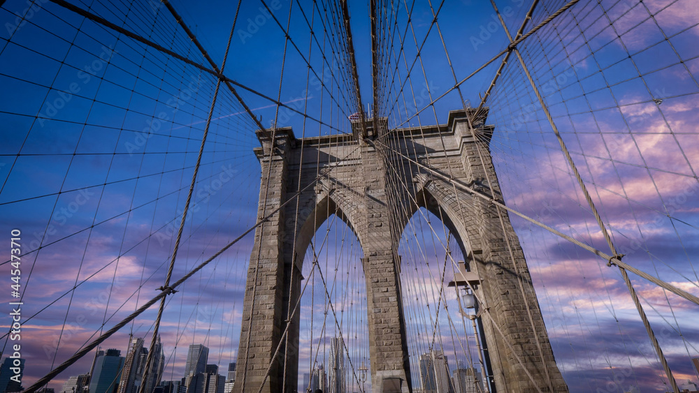 Fototapeta premium Famous Brooklyn Bridge in New York