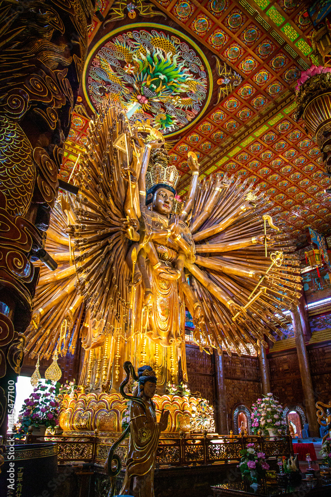 Fototapeta premium Wat Metta Thamrat or Wat Metta Tham Photiyan in Kanchanaburi, Thailand