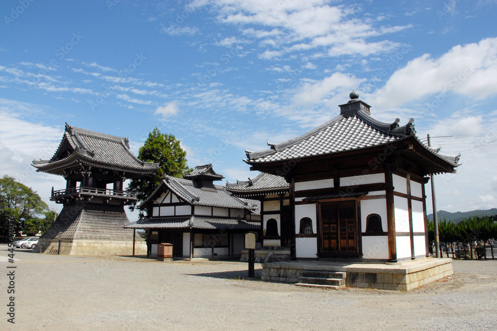 Fototapeta premium 浄厳院 境内 滋賀県近江八幡市