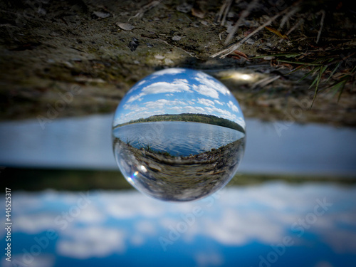 Lac de Marcenay vu par une boule de cristal